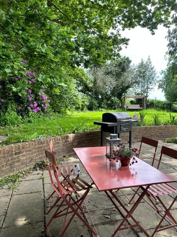 Peaceful Cottage With Private Garden Hailsham Exteriér fotografie